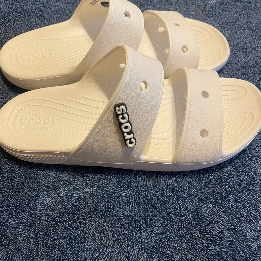 Crocs - Picture 3 of 5